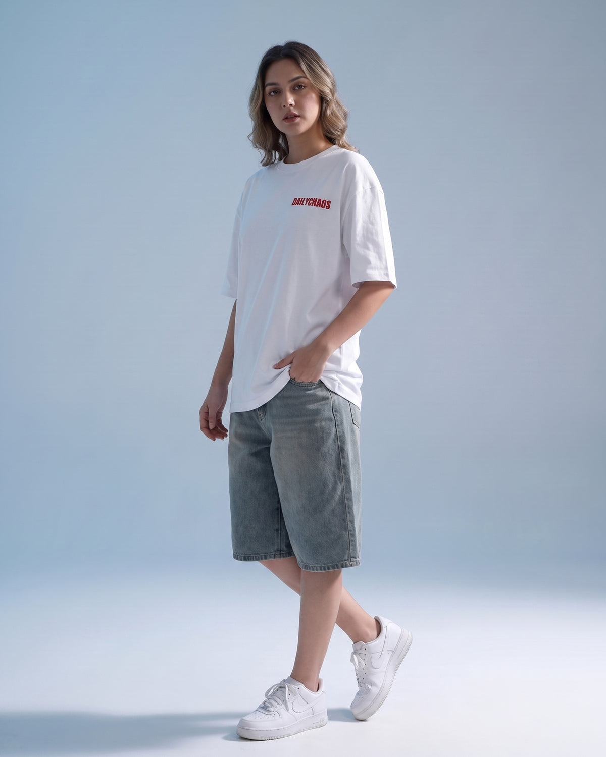 NO CAPTION TEE